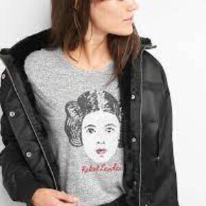EUC GAP x Star Wars Princess Leia Rebel Leader Sequin Graphic High-Low Sweater